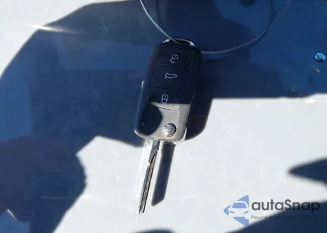 2019 Volkswagen Beetle 2.0T Final Edition Se/2.0T Final Edition Sel/2.0T S из США, поврежденный, VIN 3VWFD7AT2KM712717